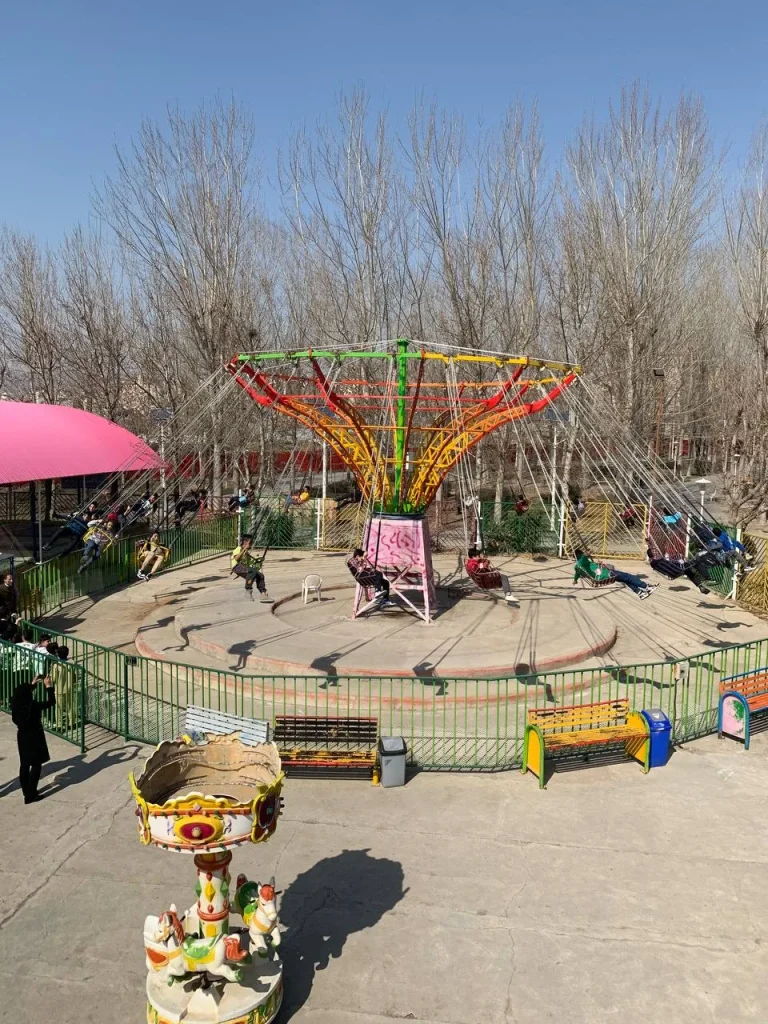 چرخ زنجیری کودکان - شهربازی ابن‌سینا کرج